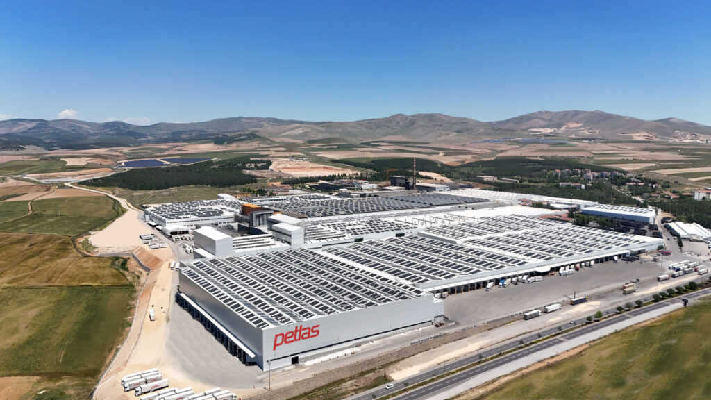 Petlas'ın Başarı Formülü: Rekor Petlas Ar-Ge Yatırımı ve Yeni Ürünler Ciroyu Uçurdu! 14 Petlas, 2030 yılına kadar karbon emisyonunu yüzde 58 azaltacak