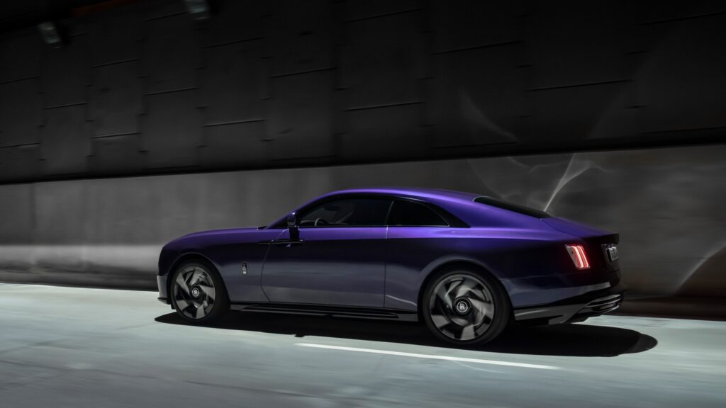 Rolls-Royce’dan güçlendirilmiş alter egolu Black Badge Spectre 52 Rolls-Royce’dan güçlendirilmiş alter egolu Black Badge Spectre