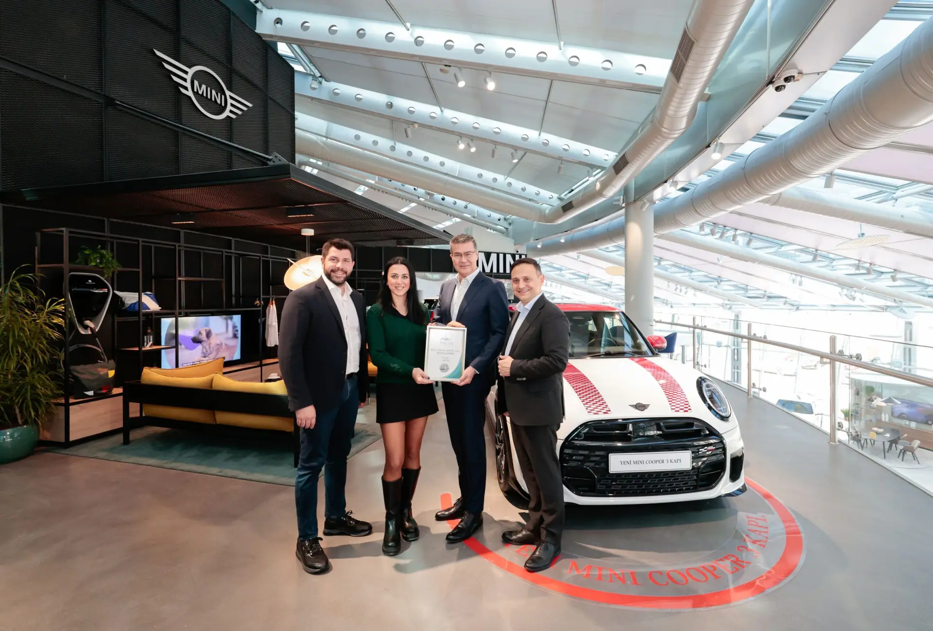 MINI Cooper, WWCOTY Jürisi Tarafından “En İyi Şehir Otomobili" Seçildi 1 MINI Cooper, WWCOTY Jürisi Tarafından “En İyi Şehir Otomobili" Seçildi