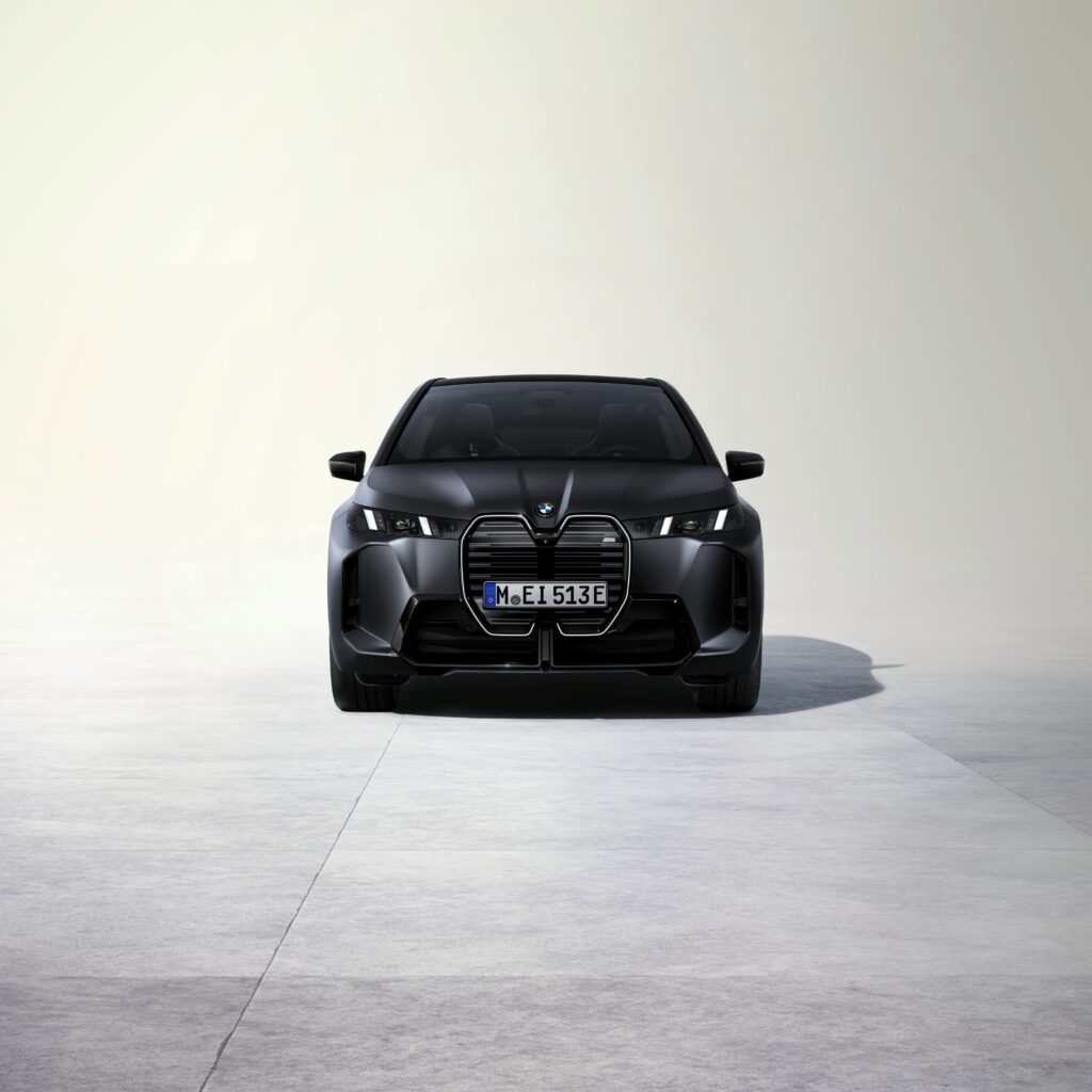 Yeni BMW iX Yüksek Performansı ve Yenilenen Tasarımıyla Yollarda 2 Yeni BMW iX Yüksek Performansı ve Yenilenen Tasarımıyla Yollarda