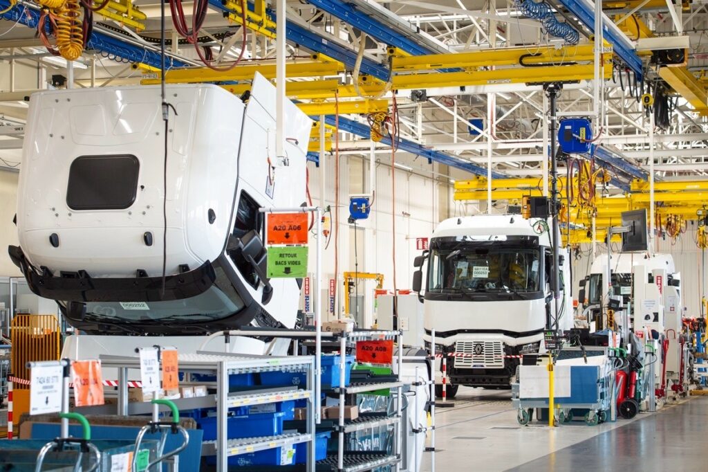 Renault Trucks'ın Bourg-en-Bresse fabrikası bir milyonuncu kamyonunu üretti 1 Renault Trucks'ın Bourg-en-Bresse fabrikası bir milyonuncu kamyonunu üretti