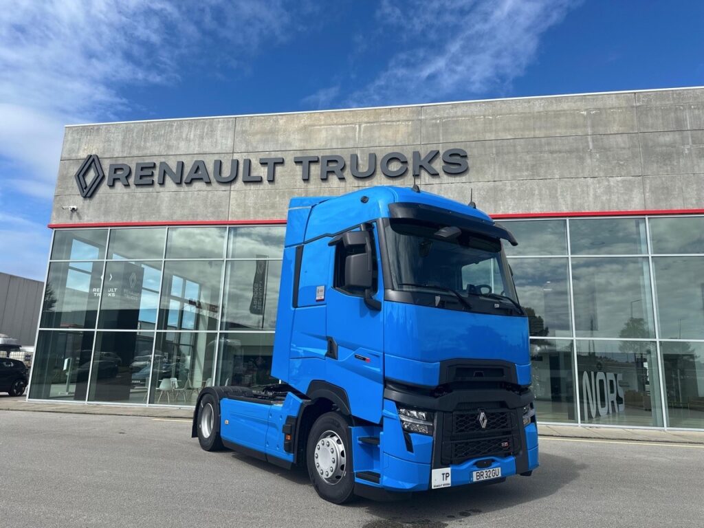 Renault Trucks'ın Bourg-en-Bresse fabrikası bir milyonuncu kamyonunu üretti 28 Renault Trucks'ın Bourg-en-Bresse fabrikası bir milyonuncu kamyonunu üretti