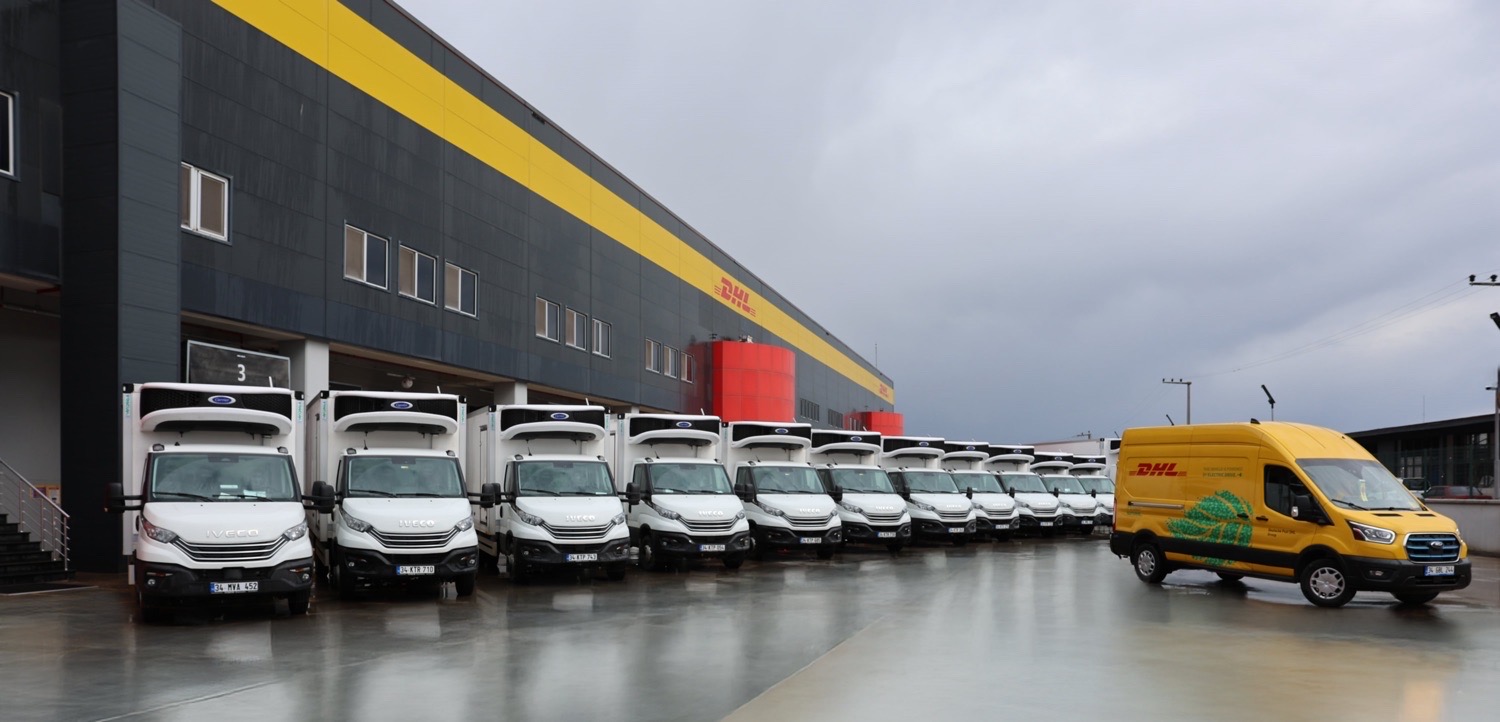 DHL Supply Chain Türkiye, Filosunu Elektrikli Araçlarla Yeniliyor 1 DHL Supply Chain Türkiye, Filosunu Elektrikli Araçlarla Yeniliyor