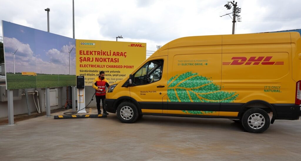 DHL Supply Chain Türkiye, Filosunu Elektrikli Araçlarla Yeniliyor 25 DHL Supply Chain Türkiye, Filosunu Elektrikli Araçlarla Yeniliyor