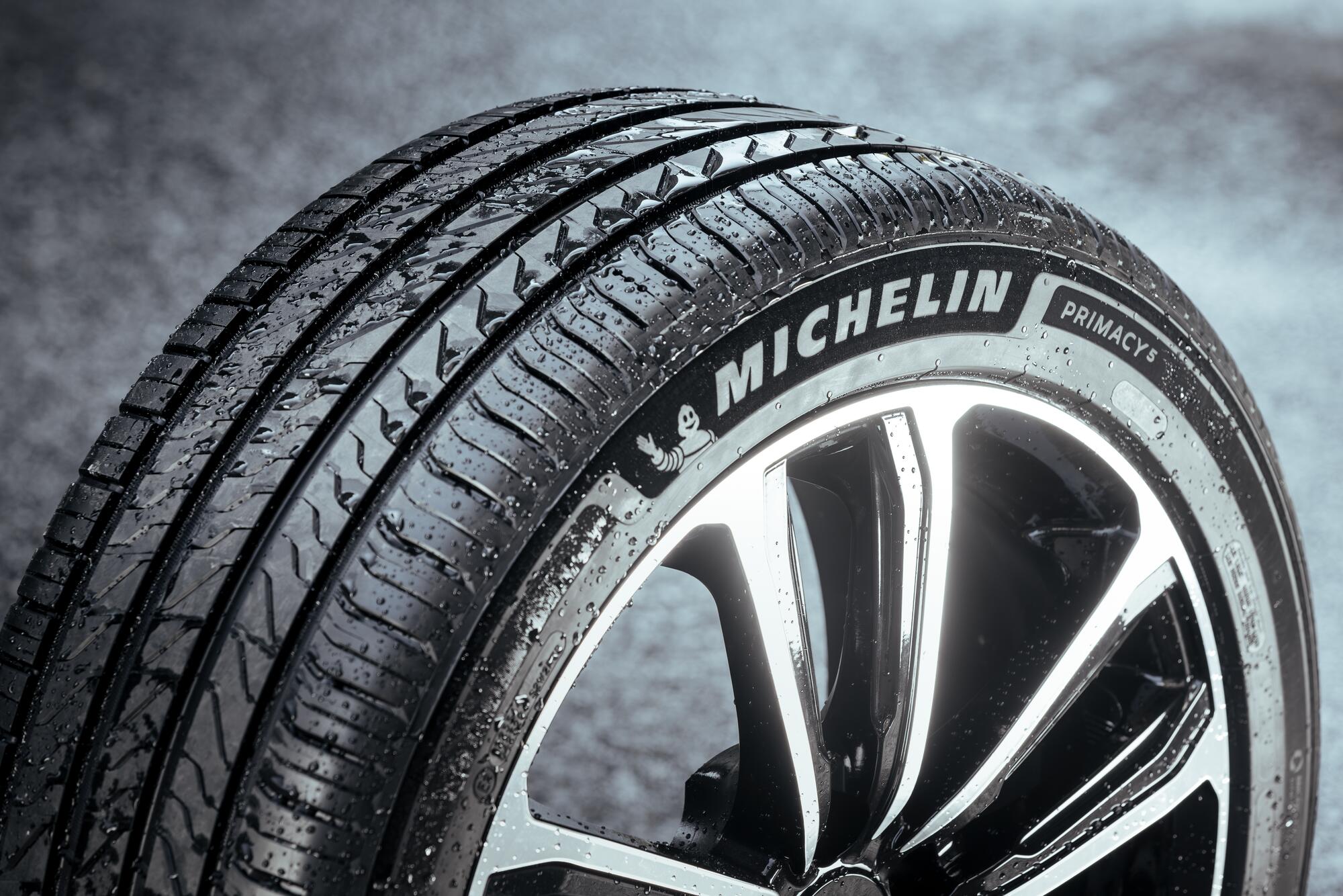 Yenilenen MICHELIN Primacy 5 3 Yenilenen MICHELIN Primacy 5