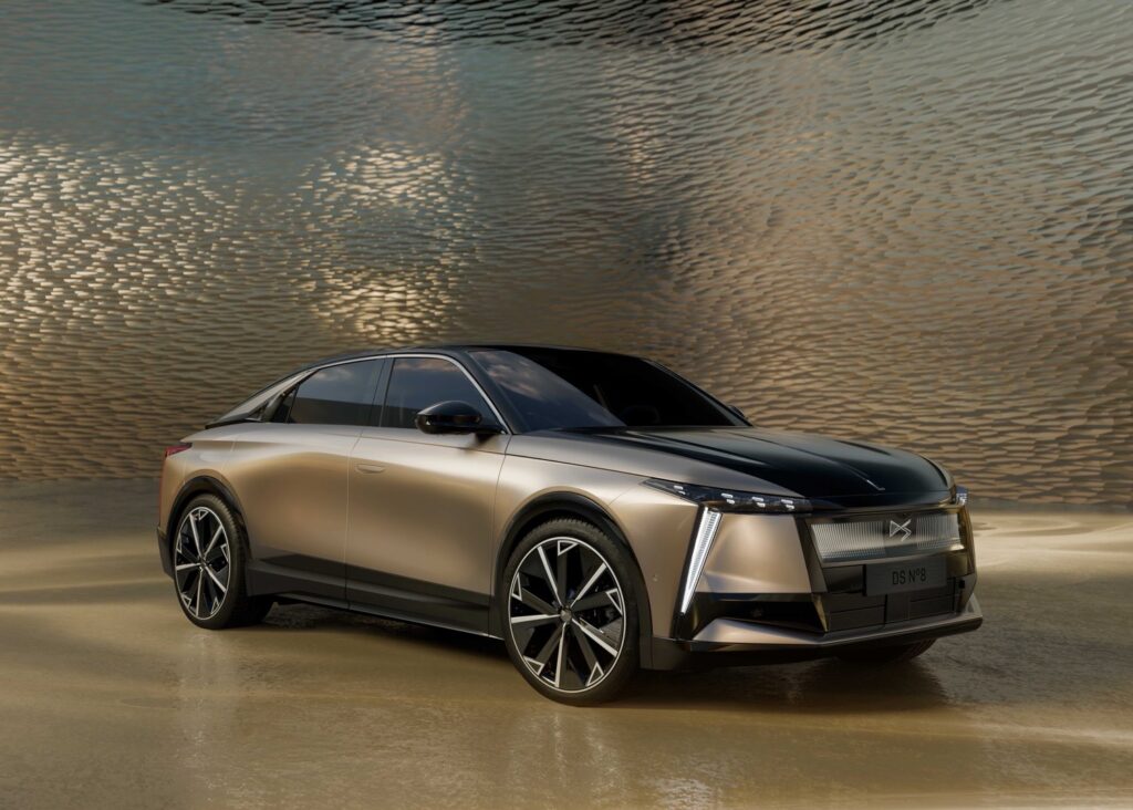 DS Automobiles, Formula E’den İlham Alan Yeni Modeli DS N°8’i Tanıttı! 50 DS Automobiles, Formula E’den İlham Alan Yeni Modeli DS N°8’i Tanıttı!