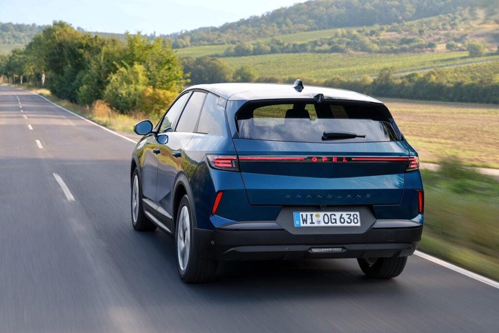 Opel’in Köpek Balığı Geleneği Grandland ile Devam Ediyor 19 Yeni Opel Grandland