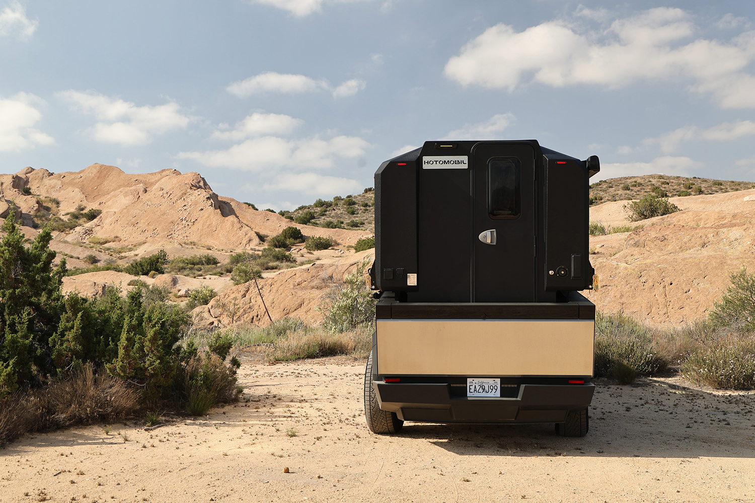 Hotomobil’den Cybertruck’a Özel Karavan 3 Hotomobil’den Cybertruck’a Özel Karavan