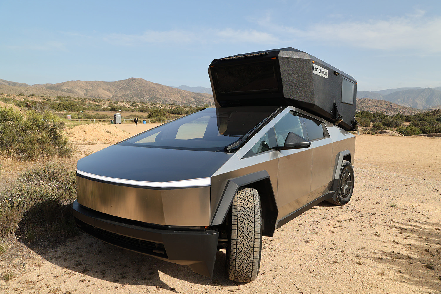 Hotomobil’den Cybertruck’a Özel Karavan 2 Hotomobil’den Cybertruck’a Özel Karavan