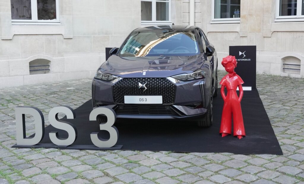 DS 3 E-TENSE Açık Artırmada Rekor Kırdı 14 DS 3 E-TENSE Açık Artırmada Rekor Kırdı