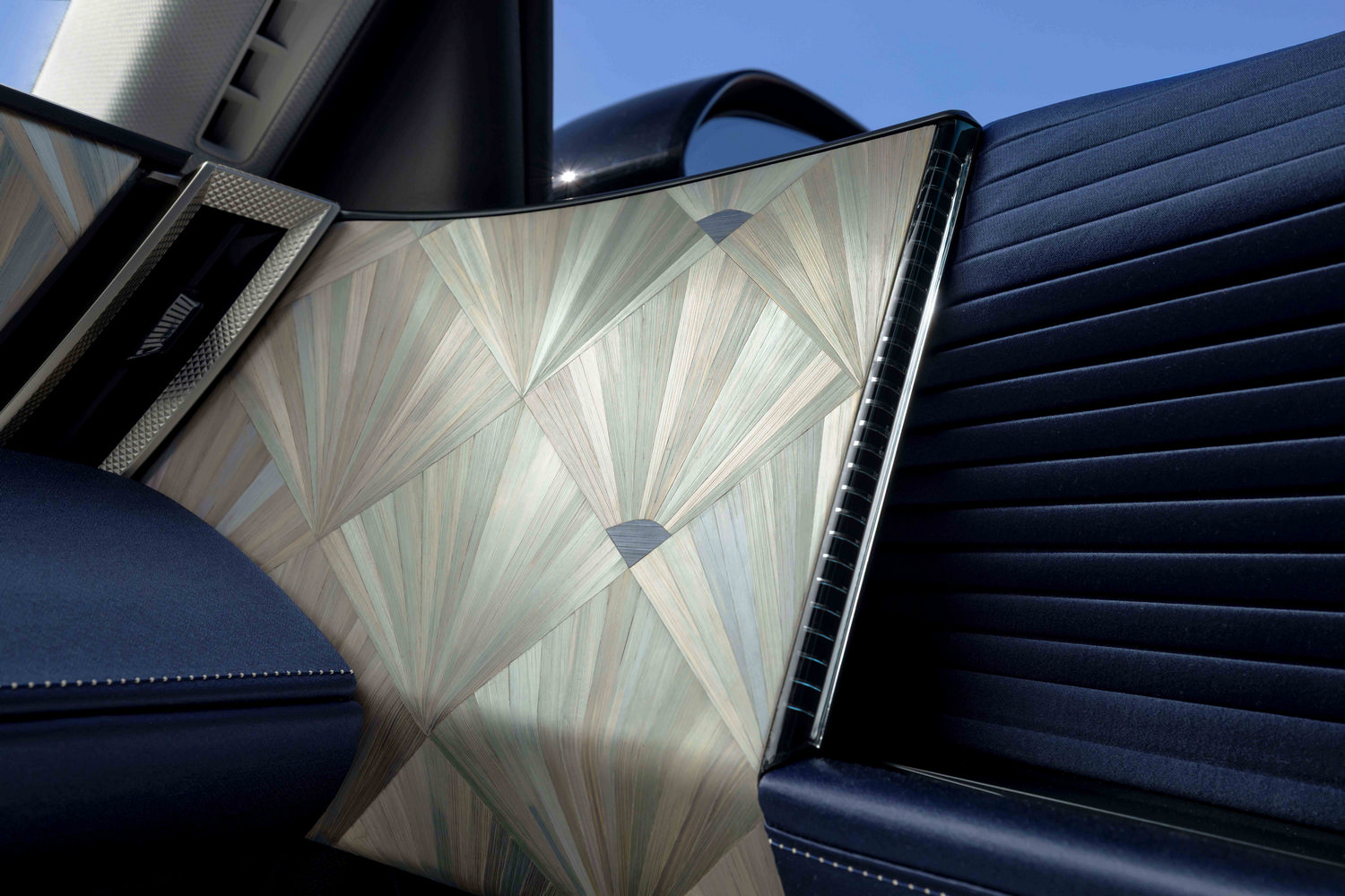 DS Automobiles, Révélations Fuarı’nda PRESIDENTIAL DS N°8 Modeliyle Sahne Aldı 2 DS Automobiles, Révélations Fuarı’nda PRESIDENTIAL DS N°8 Modeliyle Sahne Aldı