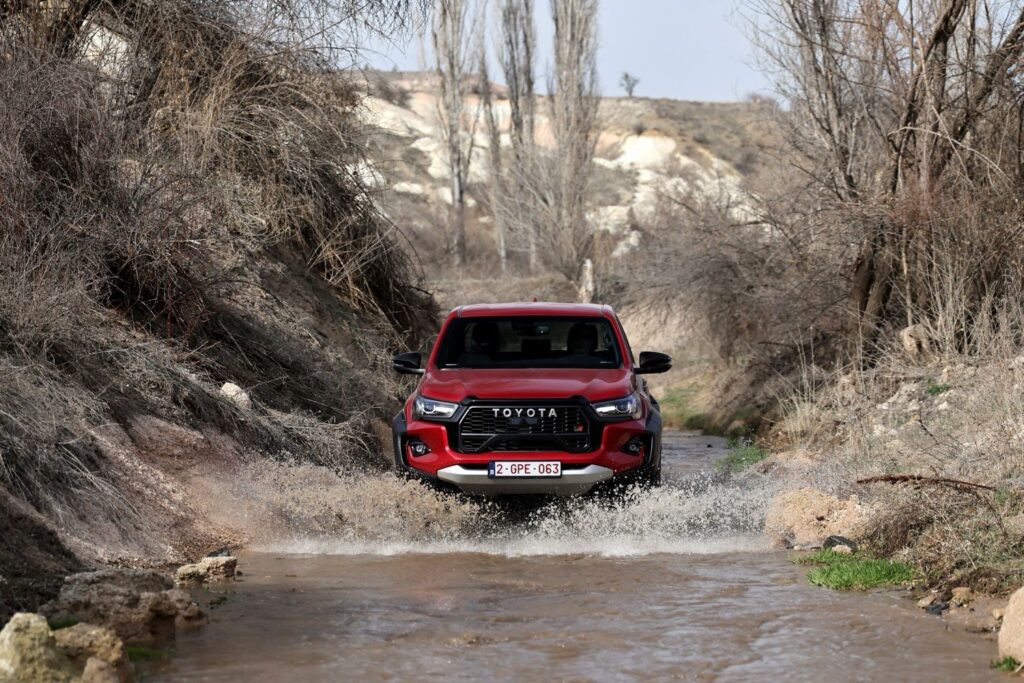 Toyota Hilux GR SPORT Türkiye’de Satışta! 33 Toyota Hilux GR SPORT Türkiye’de Satışta!
