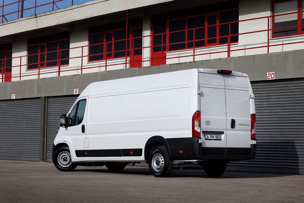 Yeni PROACE MAX Satışta! Yük Taşımada Sınırları Zorluyor 2 Yeni PROACE MAX Satışta! Yük Taşımada Sınırları Zorluyor