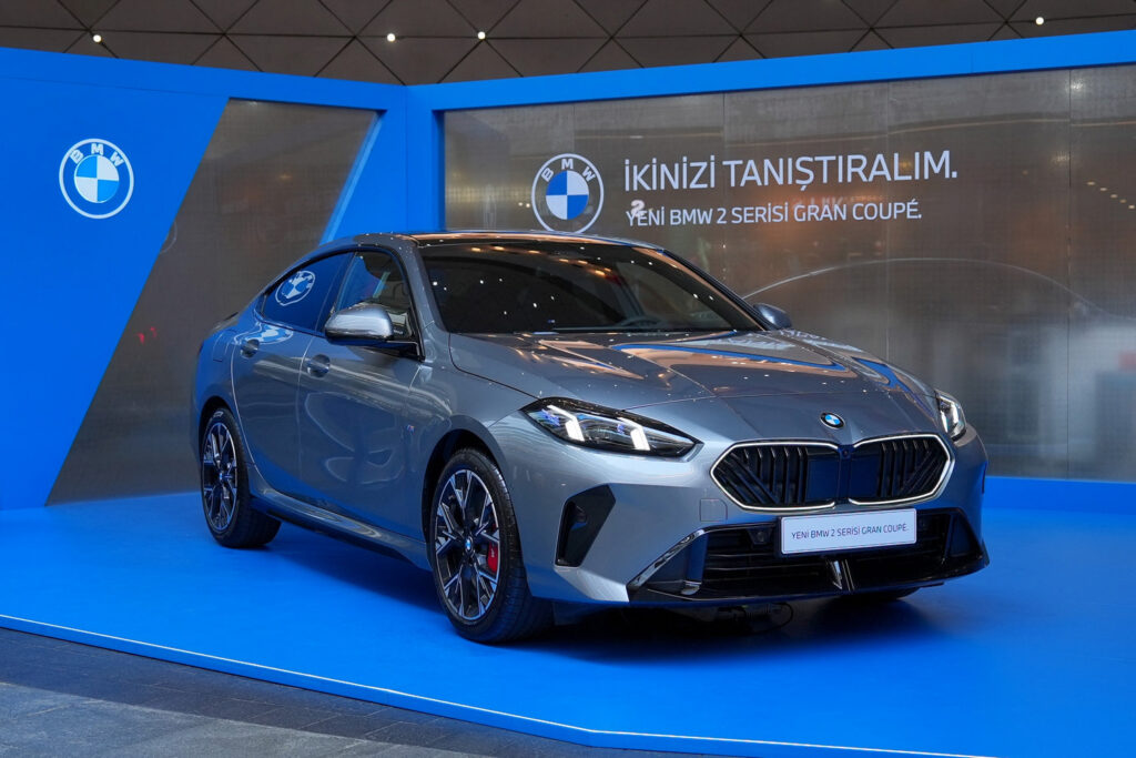 Yeni BMW 2 Serisi Gran Coupé, Kanyon'da Dijital ve Fiziksel Deneyimi Bir Araya Getiriyor 16 Yeni BMW 2 Serisi Gran Coupé, Kanyon'da Dijital ve Fiziksel Deneyimi Bir Araya Getiriyor