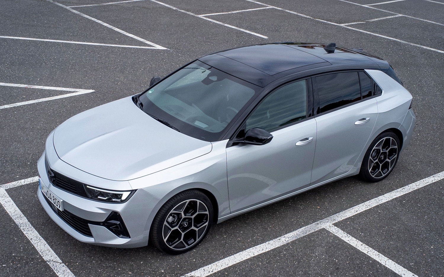 Opel’in Panoramik Cam Tavanlı Modelleri ile Gökyüzü Artık Sizinle! 3 Opel’in Panoramik Cam Tavanlı Modelleri ile Gökyüzü Artık Sizinle!