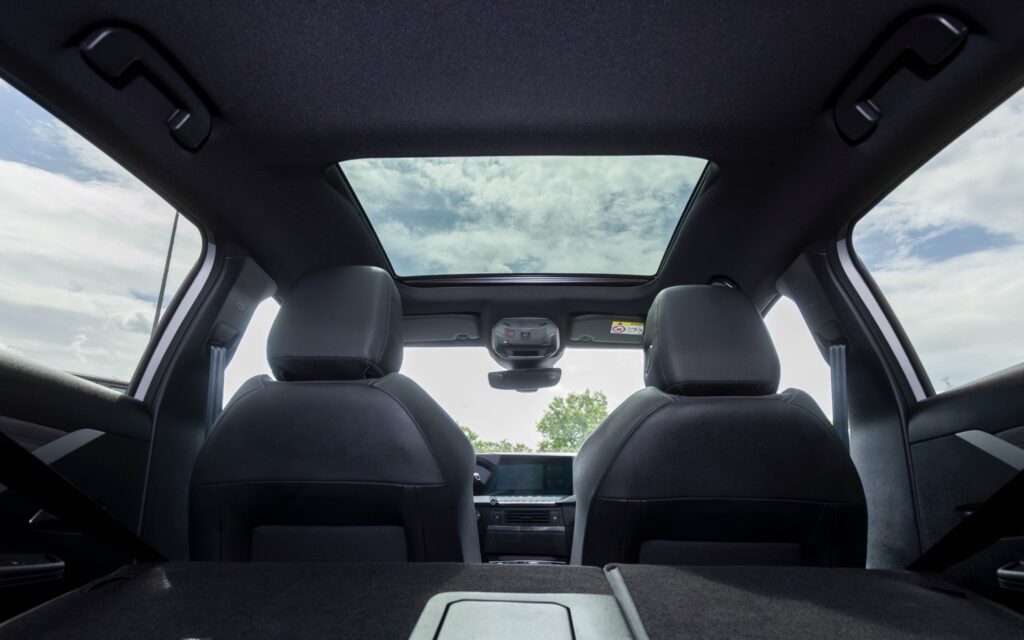 Opel’in Panoramik Cam Tavanlı Modelleri ile Gökyüzü Artık Sizinle! 1 Opel’in Panoramik Cam Tavanlı Modelleri ile Gökyüzü Artık Sizinle!