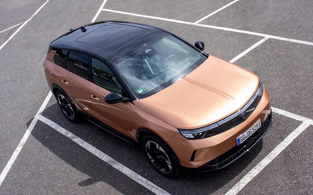 Opel’in Panoramik Cam Tavanlı Modelleri ile Gökyüzü Artık Sizinle! 2 Opel’in Panoramik Cam Tavanlı Modelleri ile Gökyüzü Artık Sizinle!