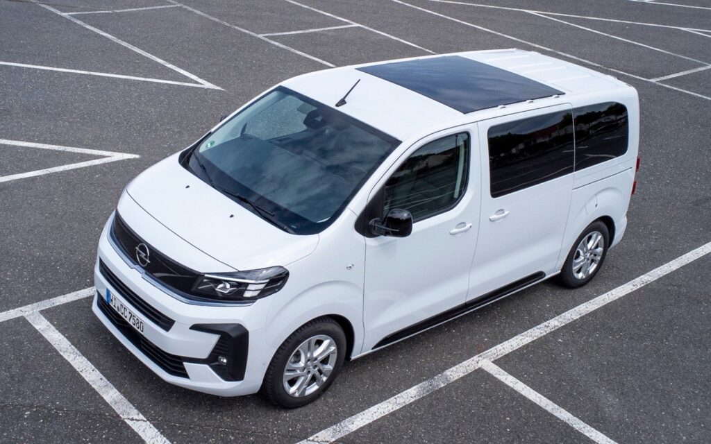 Opel’in Panoramik Cam Tavanlı Modelleri ile Gökyüzü Artık Sizinle! 4 Opel’in Panoramik Cam Tavanlı Modelleri ile Gökyüzü Artık Sizinle!