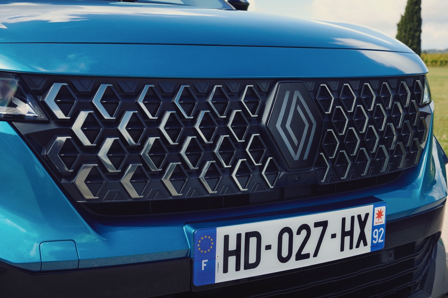 Yeni 2025 Renault Austral - ön panjur