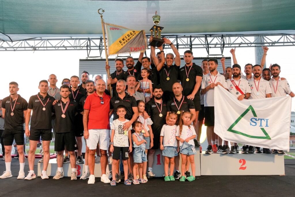 Geleneksel Toyota Ekiden Yarışması 8000 Kişilik Dev Bir Şenliğe Dönüştü 22 Toyota Ekiden Yarışması