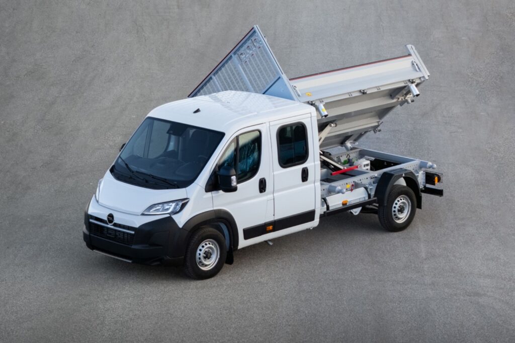 Hem İşe Hem Hobiye: Cargo Box BEV 2 Elektrikli Karavanların Geleceği Başladı: Stellantis, Yeni Cargo Box BEV Platformunu Tanıttı!