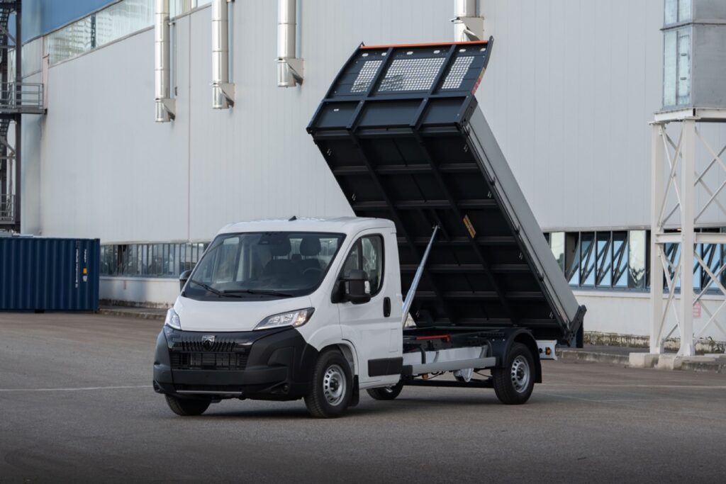 Hem İşe Hem Hobiye: Cargo Box BEV 3 Elektrikli Karavanların Geleceği Başladı: Stellantis, Yeni Cargo Box BEV Platformunu Tanıttı!