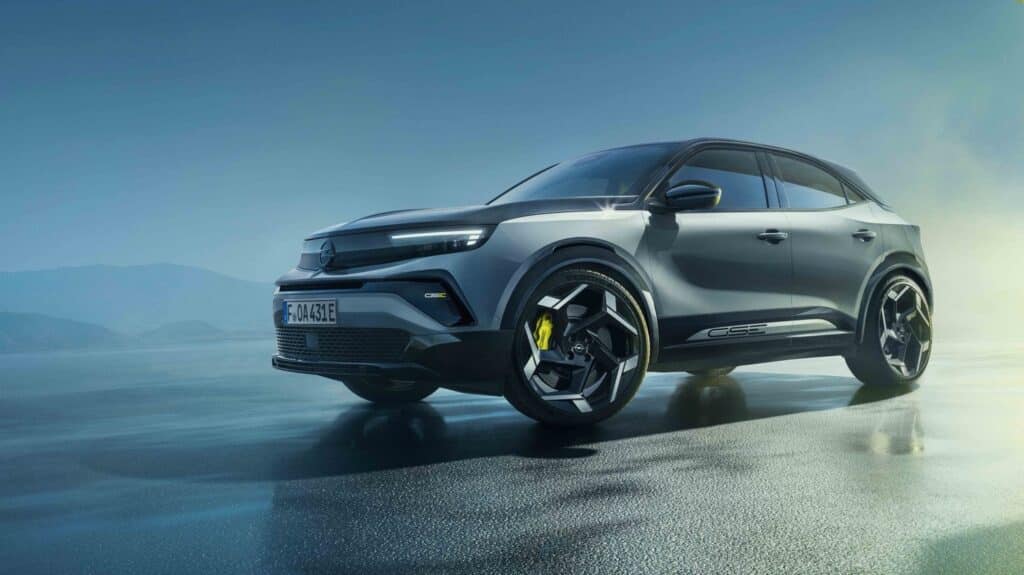 Opel'in En Hızlı Elektriklisi Sahneye Çıktı: İşte Ralli Genli Yeni Opel Mokka GSE!