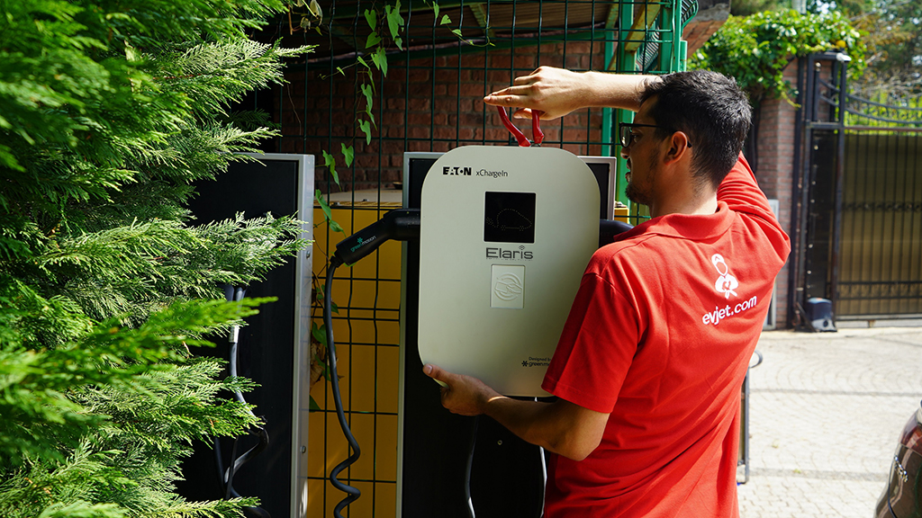 Hatalı şarj İstasyonu Kurulumları, Yapı Güvenliğini Tehdit Ediyor! 34 Hatalı şarj İstasyonu Kurulumları, Yapı Güvenliğini Tehdit Ediyor!