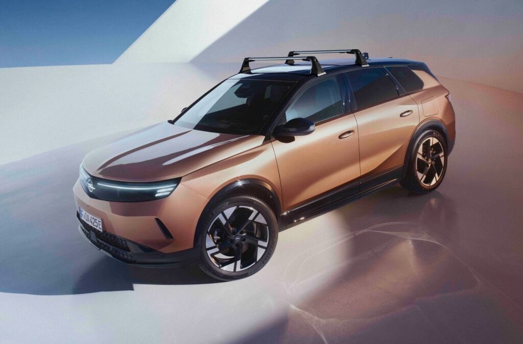 Opel Grandland, Kullanıcı Dostu Aksesuarları ile Çok Daha İşlevsel 9 Opel Grandland