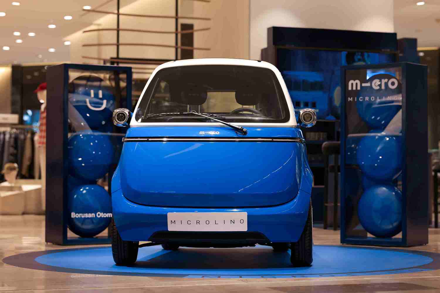 Microlino, Modanın Kalbinde: Tamamen Elektrikli Microlino Beymen Zorlu Center'da Sergileniyor 2 Microlino, Modanın Kalbinde: Tamamen Elektrikli Microlino Beymen Zorlu Center'da Sergileniyor