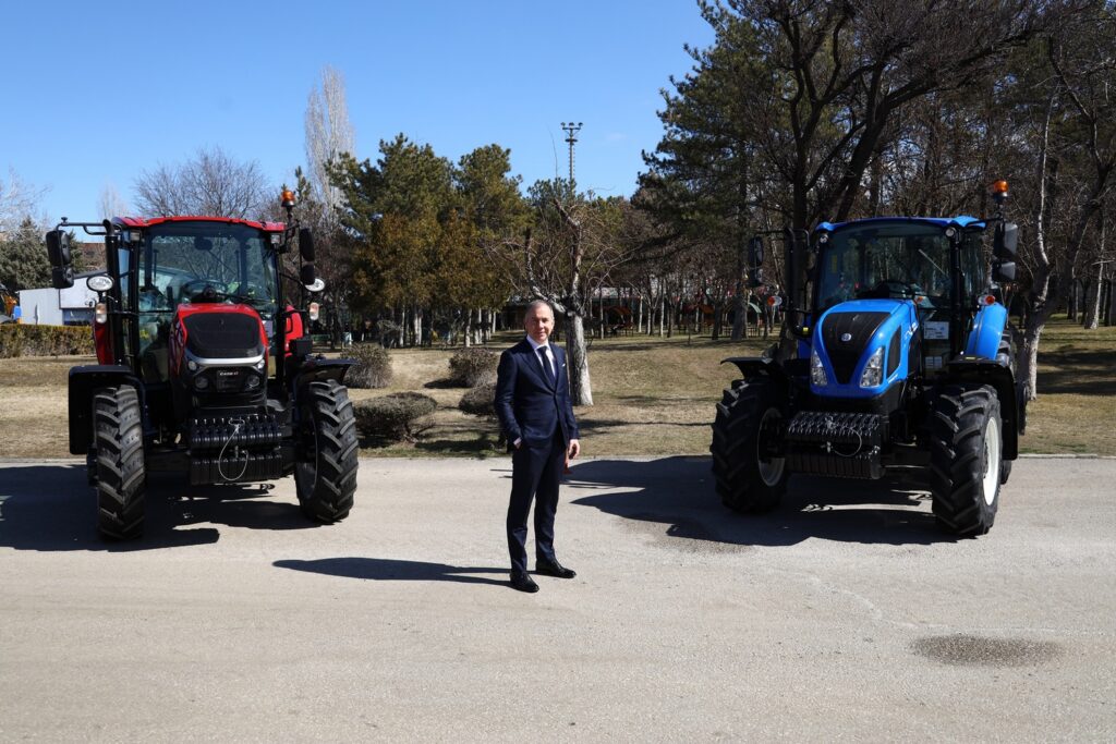 Üretimin %62'si, İhracatın %73'ü: TürkTraktör 2025 3. Çeyrek Sonuçları ile 18 Yıllık Liderlik 7 Üretimin %62'si, İhracatın %73'ü: TürkTraktör 2025 3. Çeyrek Sonuçları ile 18 Yıllık Liderlik