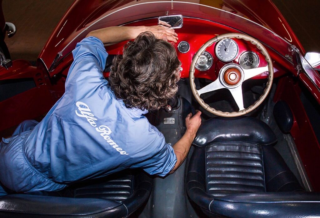 İtalyan Mükemmeliyetinin Kalbi Yeniden Atıyor: Alfa Romeo ve Maserati'den BOTTEGAFUORISERIE Hamlesi 2 İtalyan Mükemmeliyetinin Kalbi Yeniden Atıyor: Alfa Romeo ve Maserati'den BOTTEGAFUORISERIE Hamlesi