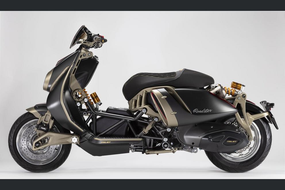 Italjet Roadster 400 ile Orta Sınıf Scooter Segmentine İddialı Giriş Yapıyor