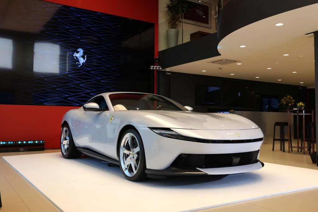 0–100 km/s Sadece 3,3 Saniye: Ferrari Amalfi’nin Teknik Özellikleri ve Türkiye Detayları Açıklandı 1 0–100 km/s Sadece 3,3 Saniye: Ferrari Amalfi’nin Teknik Özellikleri ve Türkiye Detayları Açıklandı