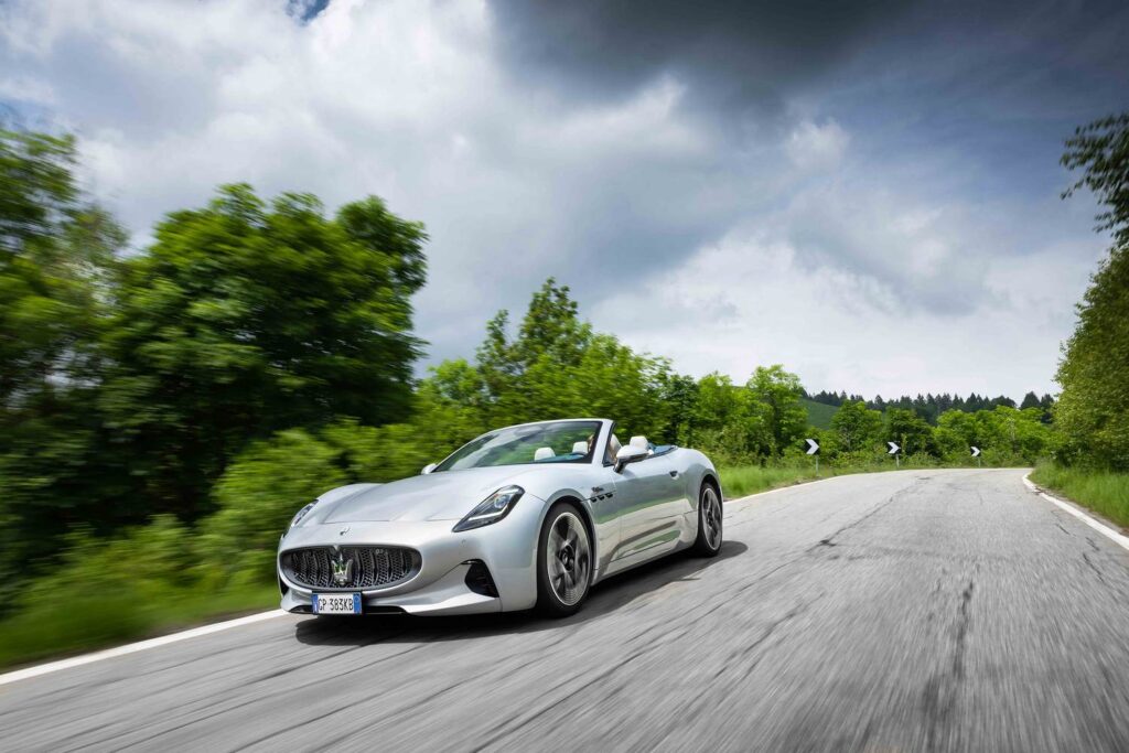 Dünyanın En Hızlı Elektrikli Cabriosu Brüksel’de: Maserati GranCabrio Folgore Tanıtıldı 1 Dünyanın En Hızlı Elektrikli Cabriosu Brüksel’de: Maserati GranCabrio Folgore Tanıtıldı